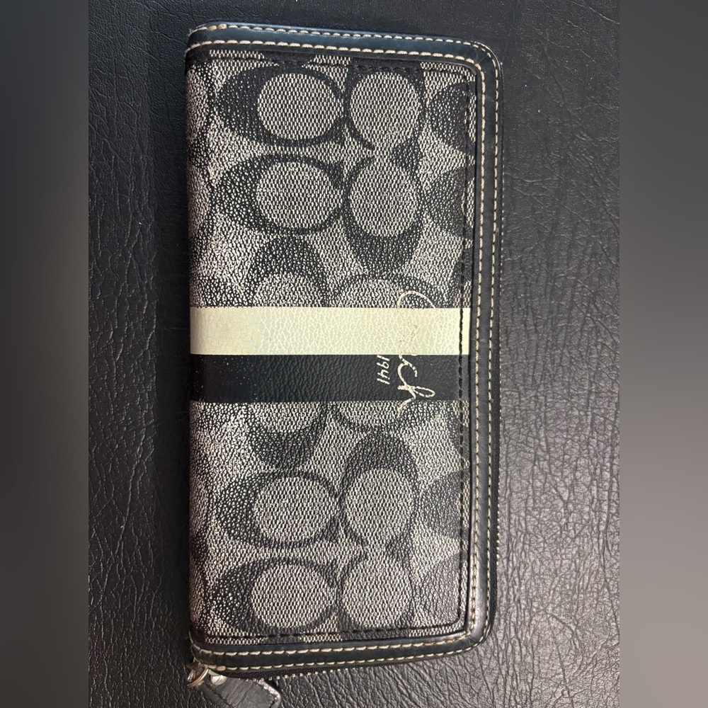 Coach wallet giveaway